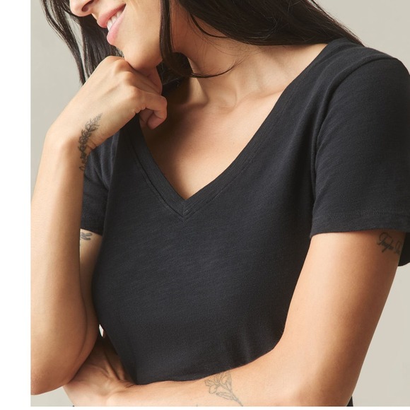 American Giant Women's V Neck T Shirt Size L Black Short Sleeve Basic‎ Tee - Picture 4 of 8